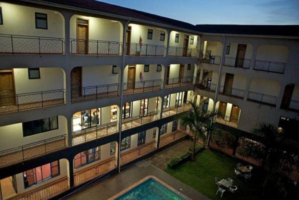 Ivys Hotel Kampala Exterior foto